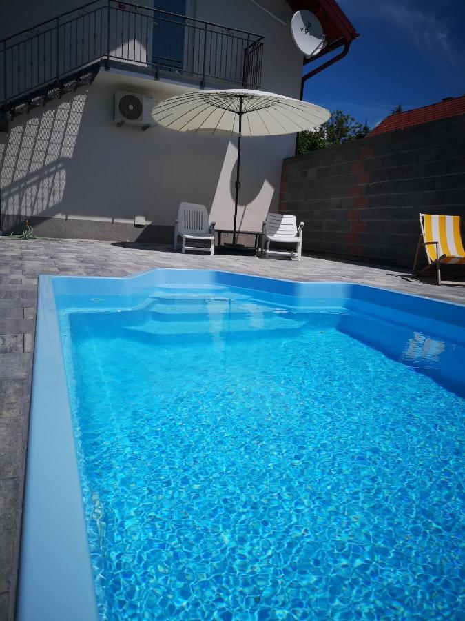 Yosefsfeld Bed and Breakfast Kutjevo Eksteriør billede