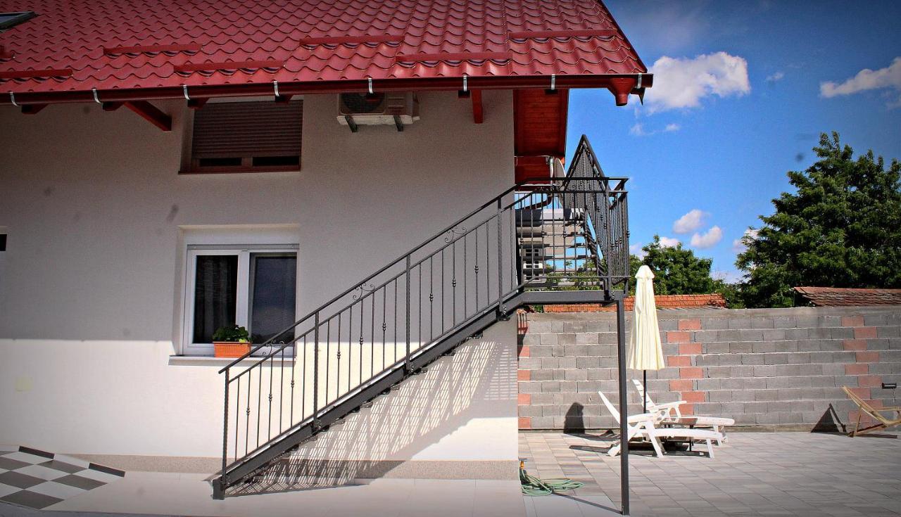 Yosefsfeld Bed and Breakfast Kutjevo Eksteriør billede